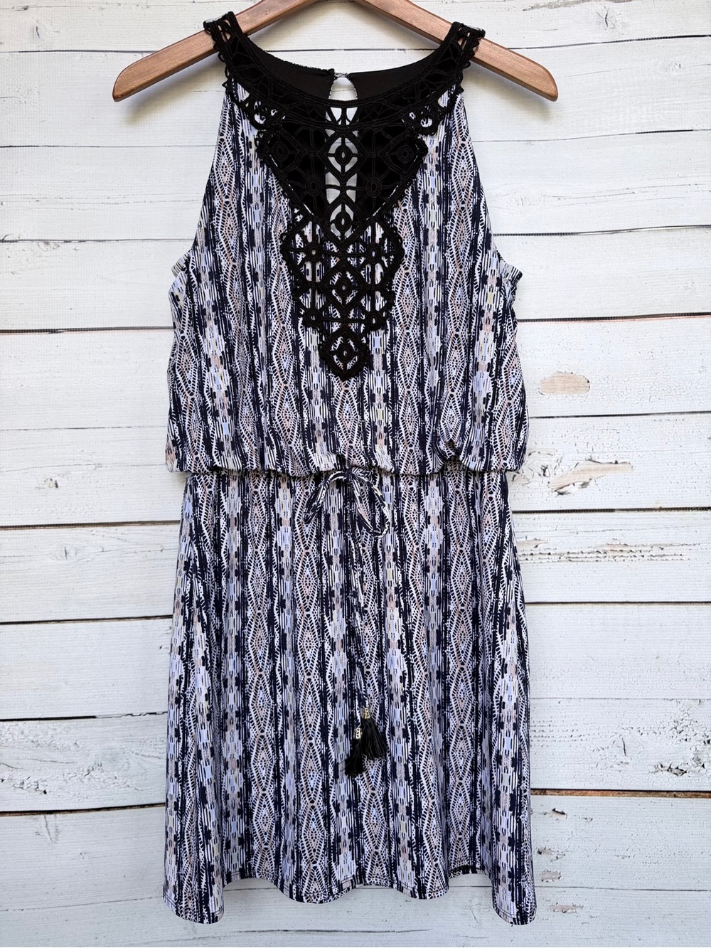 White House Black Market Geometric Ikat Print Crochet Lace Dress small